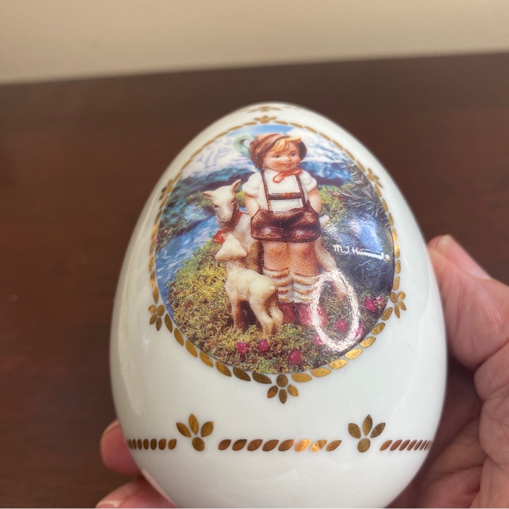 1994 Vintage MJ Hummel Danbury Mint Egg porcelain Collection “Little GoatHerder” - Picture 3 of 5